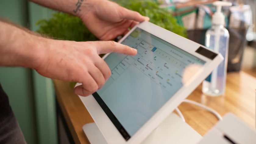 pengaturan jadwal pembersihan area dapur