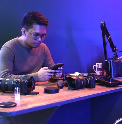 content creator teknologi digital